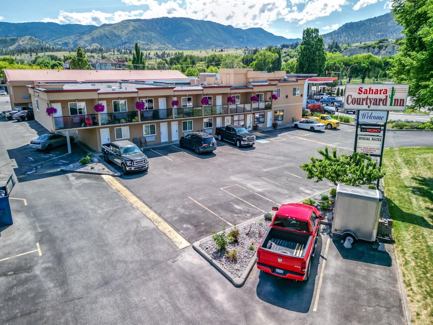 Sahara Courtyard Inn Pentiction Zewnętrze zdjęcie